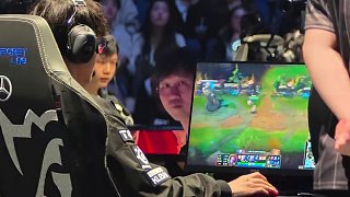 Faker的切屏速度，我盯著看一會兒都要頭暈的程度