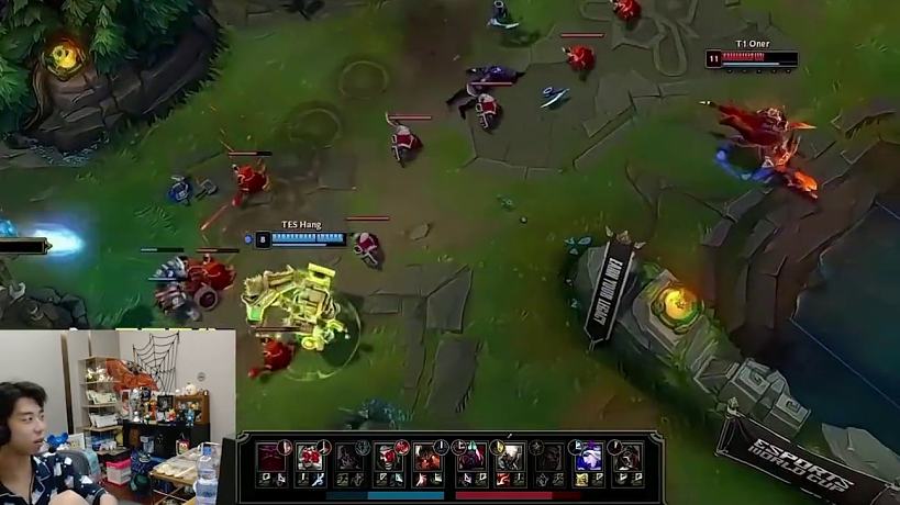 XDD看T1零封TES,在商k別讓我拍到,只懂游戲內(nèi)運營？