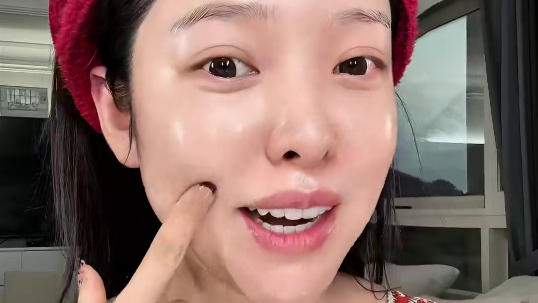 除了垮脸松弛，就是蜡黄暗沉了，必须得用兼顾两者的东西！