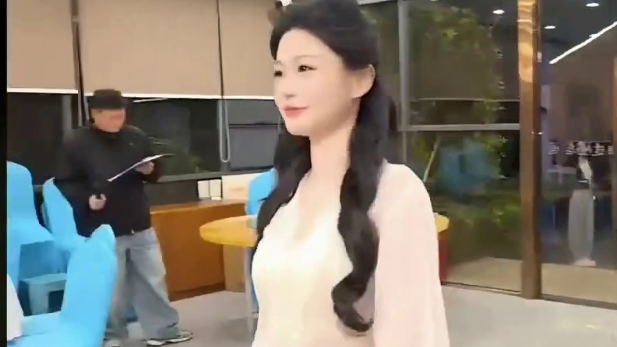 苏苏这大长腿，赢麻了。