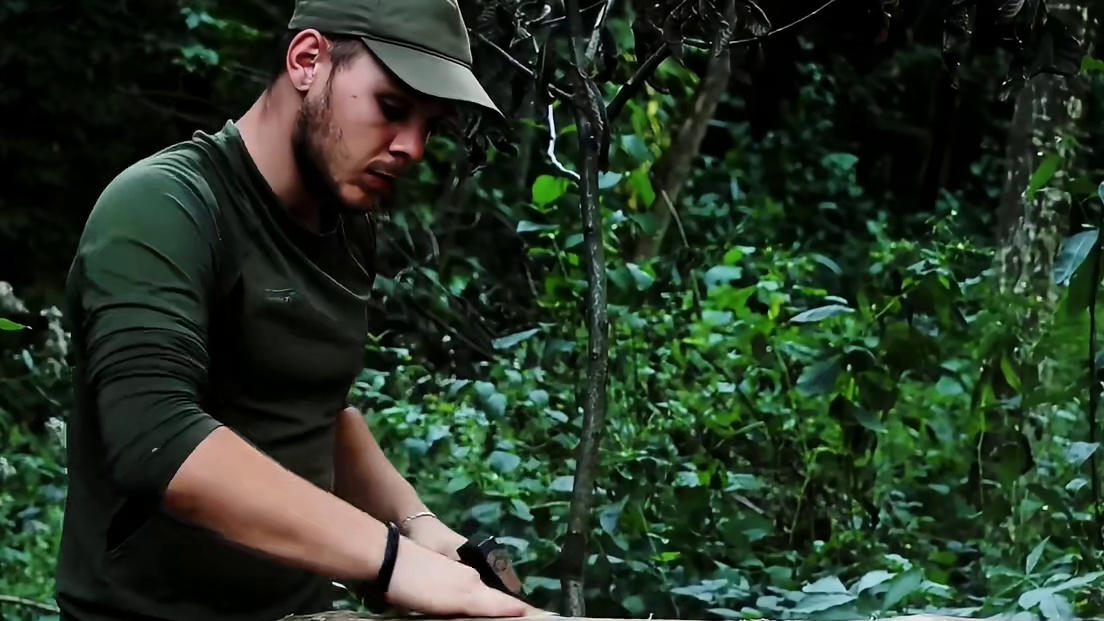 “谁能拒绝在睡前来一集解压荒野建造，看完保你美美睡上一觉” (2)