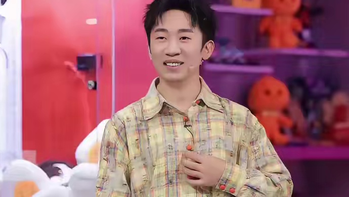 赵奕欢长在了黄子和小八的笑点上