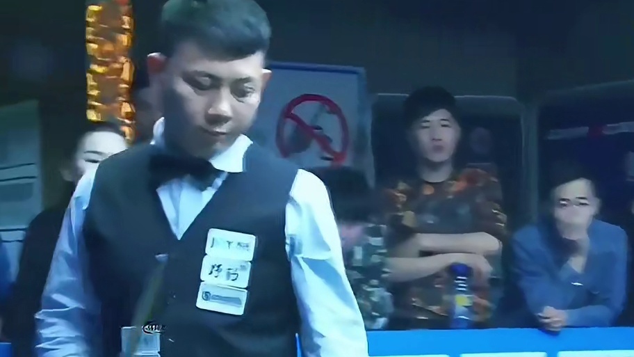 年轻时候的赵汝亮应该把二宝当作偶像吧，满脸的崇拜