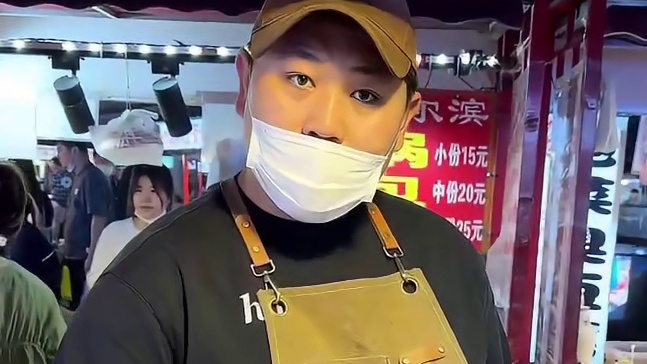 100块钱买的超大大汉堡，整整六层牛肉饼真的好过瘾！！！