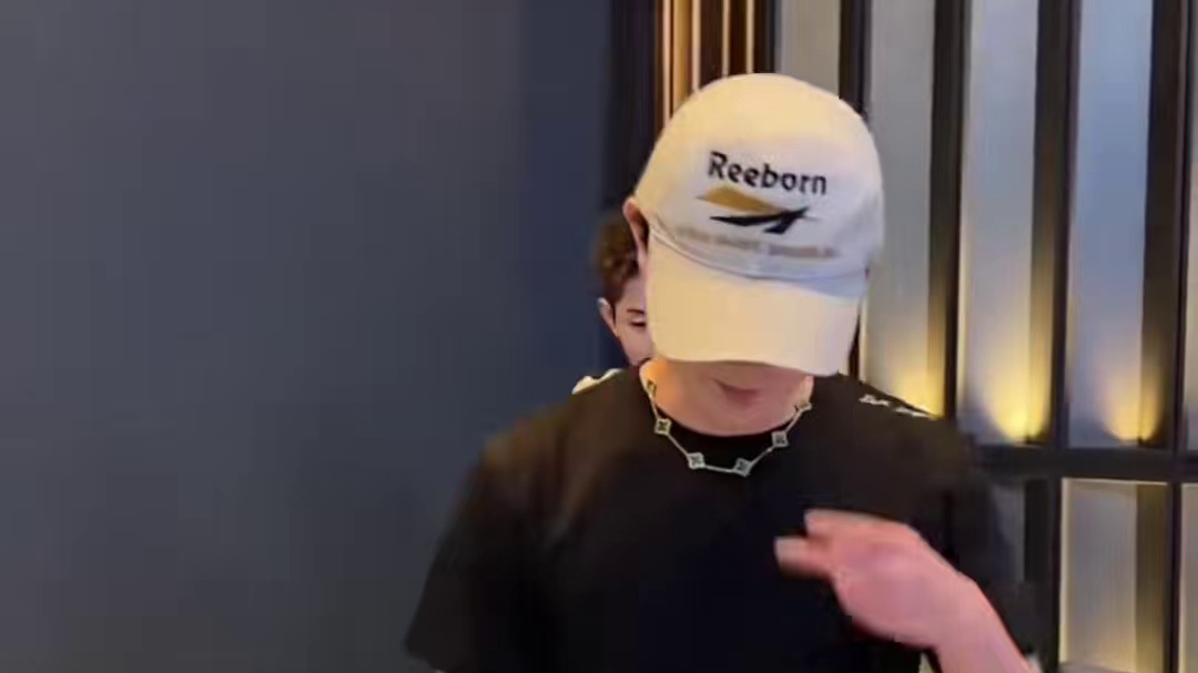 想当年一晚上被甩十几个直播间杭州f4集合啦