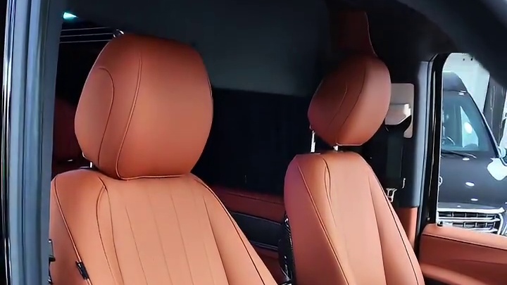 恭喜苏总郭总喜提奔驰大商务，愿三叉星辉照亮您的家庭与事业