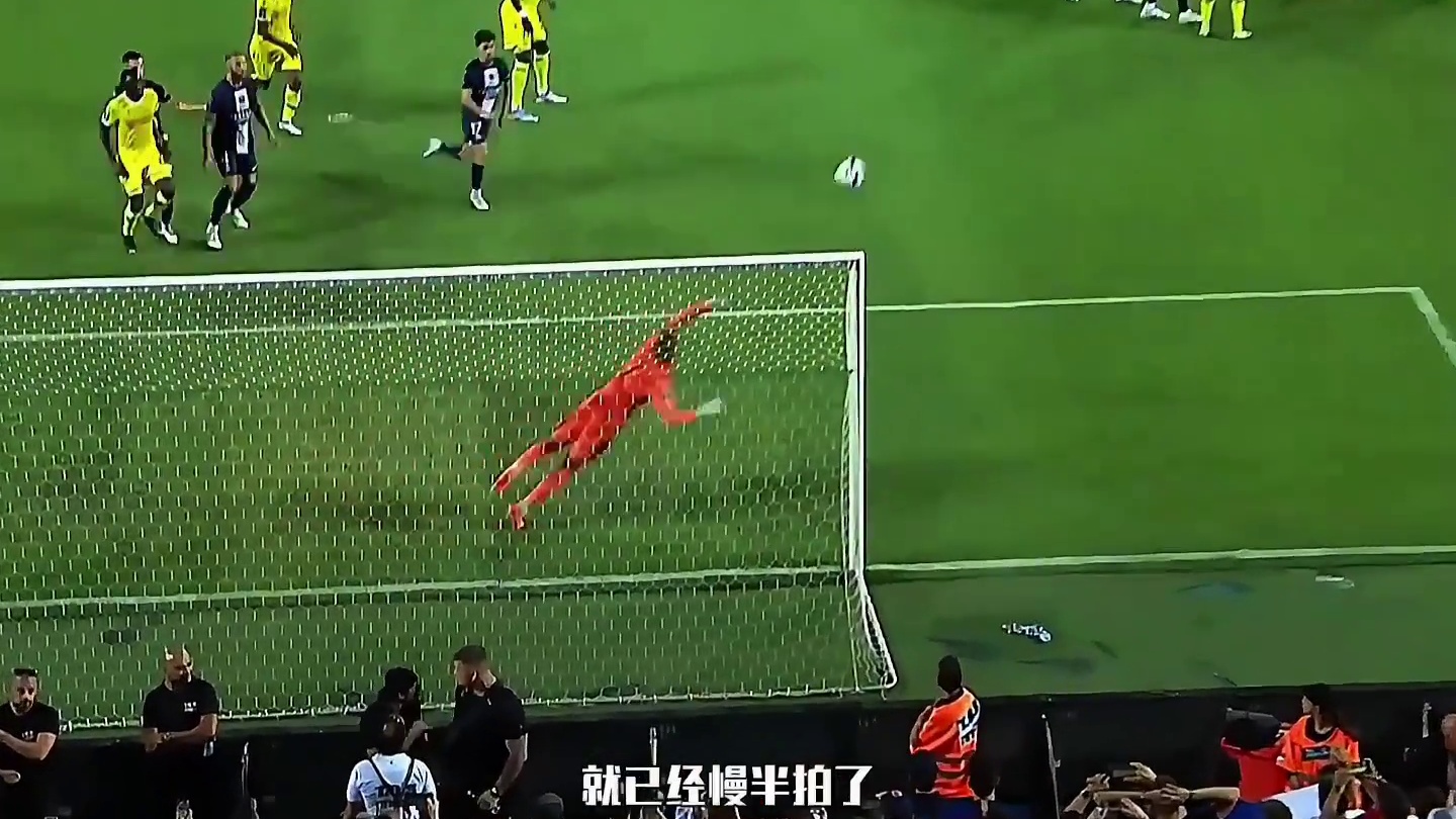 马儿进球，梅西比马儿还开心！