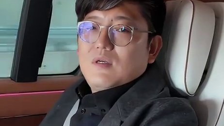 出门200米就被撞了！尊界S800提车日记 北漂10年，喜提第五台鸿蒙智行车——尊界S800，为了三