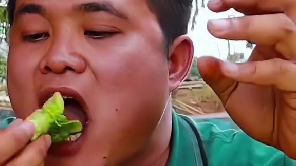 喝一口鲜甜金黄色的螃蟹黄