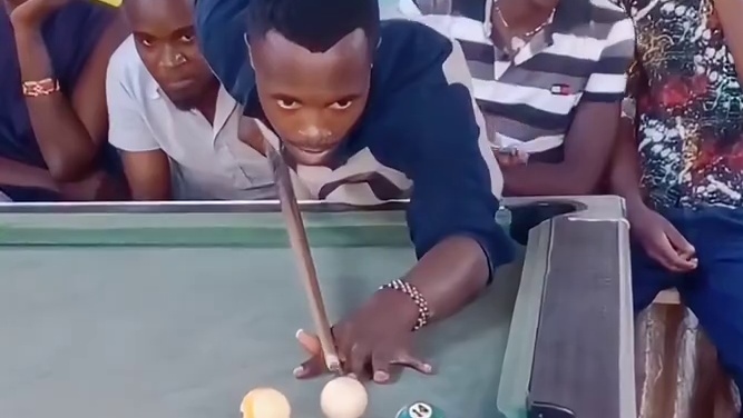 台球高手在民间，每一杆都让人目瞪口呆