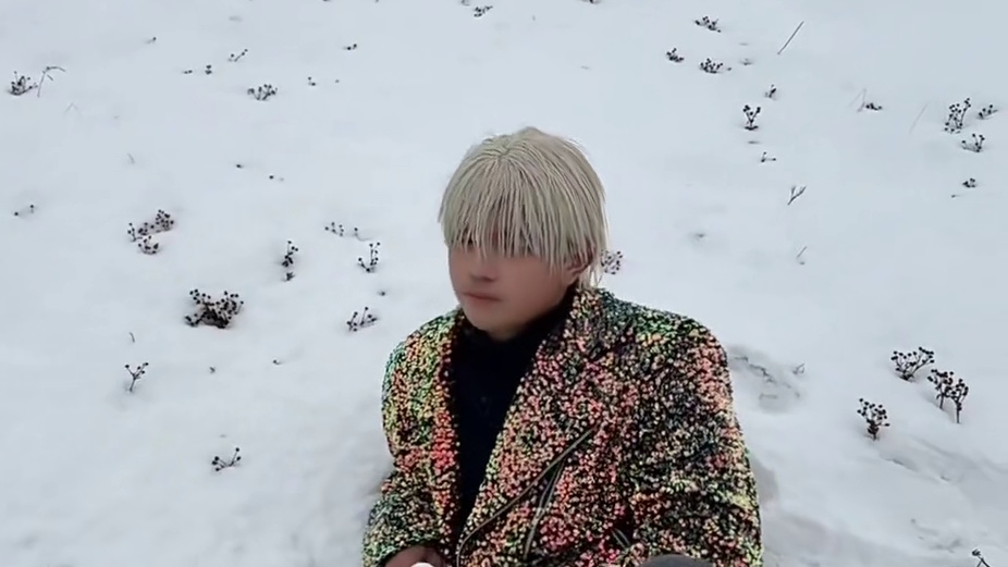 雪地无声卡清唱一个#云南bigbang #云南权志龙 #关恒 #蹦山咔拉咔 #云南bigbang雪地里唱歌挑战