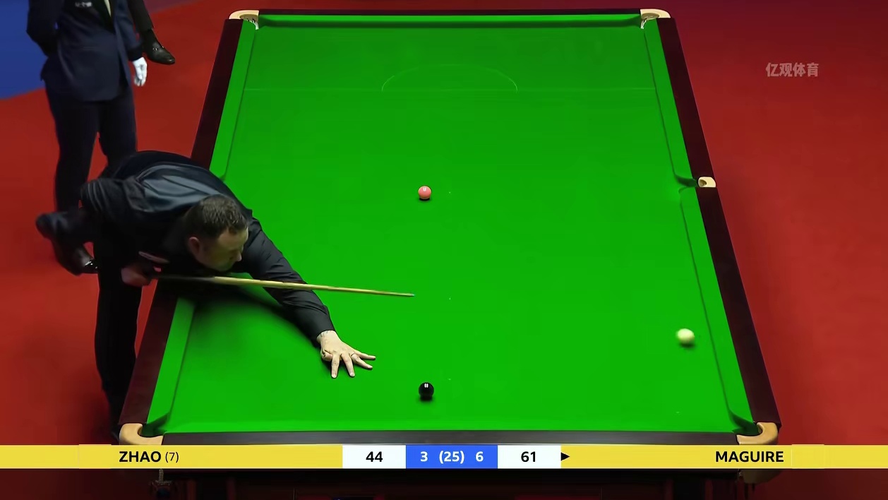 马奎尔超四分以为稳赢，故意养袋口戏耍赵心童，最终惨遭极限反杀(2)