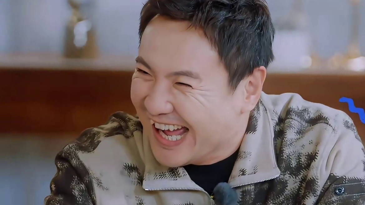 沙漠猴戏，观之屡次乐不停