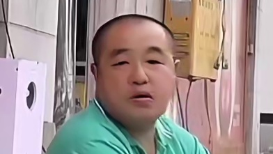 金猪因为表哥直播失控