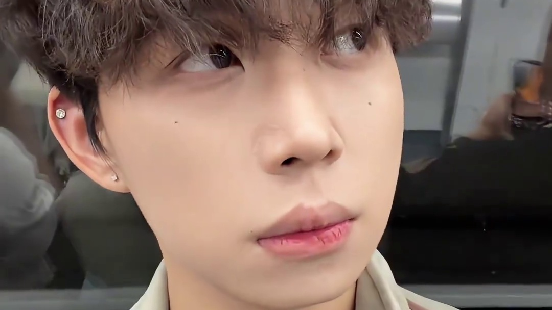 氪金的待遇就是不一样啊，都开始捧杀了。