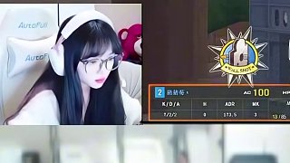 毛青又帶草莓節(jié)奏是吧，CF爭BA賽草莓裁決狂秀，絕跡當(dāng)場(chǎng)質(zhì)疑草莓是那個(gè)男人，彈幕滿屏問號(hào)