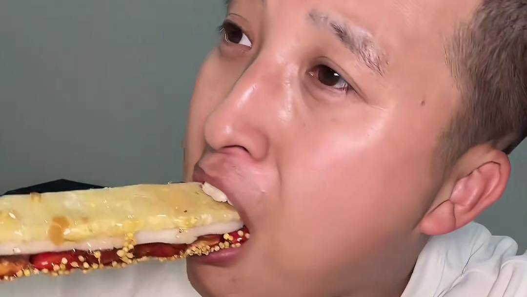 奶皮子糖葫芦是不是智商税？一次测评奶皮子糖葫芦到味觉已经轻微失效了 太原柳巷连芯糖奶皮子糖葫芦