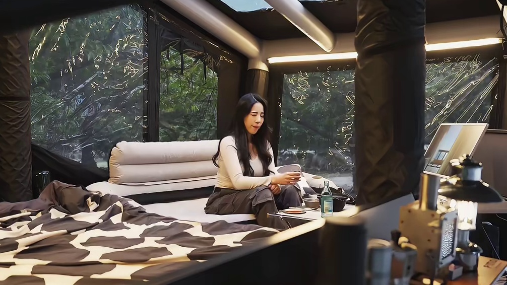 第2集：雨天在森林中户外露营，拖挂房车搭建营地，享受户外生活