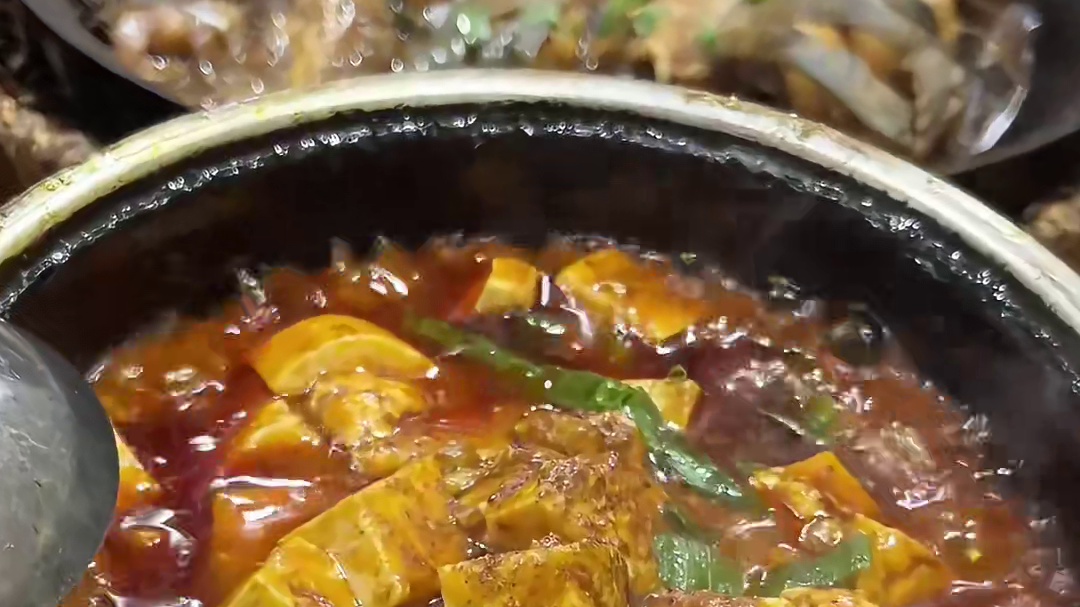 邯郸街头我最怕倒闭的20年老店！麻婆豆腐和石锅凉粉巨香……