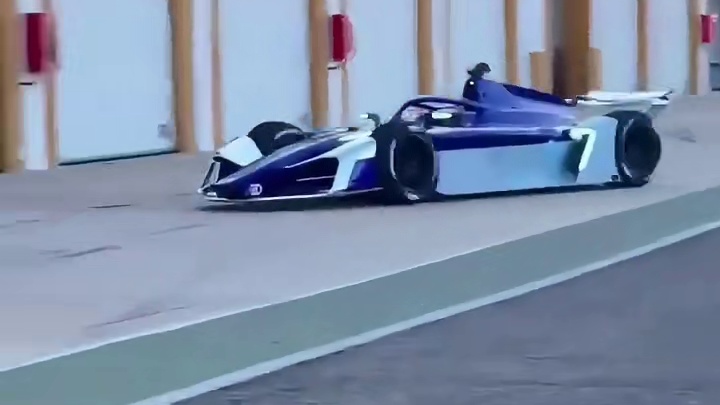 等等！难道这就是传说中将在2026年底开始使用的GEN4赛车？！
