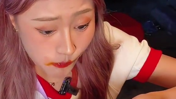 陈一娜挑战孙姐巨型炸蛋？