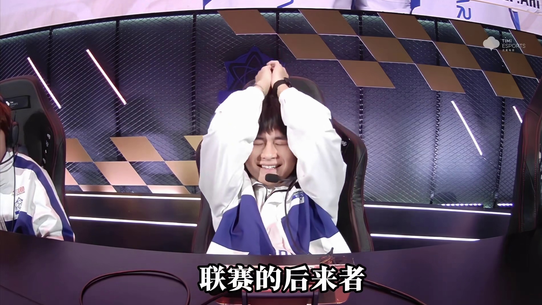 从聚光灯外的守望到舞台中央，从初登赛道到15000分里程碑，少年完成了一次次突破与逆袭，用行动向证明