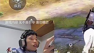 鯊魚喜提最新款iPad鋼化膜，而隊友的行為讓鯊魚不得不認真