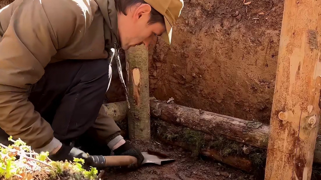 谁能拒绝在睡前刷上一集解压的荒野建造木屋呢，看完保证你美美睡到明年自然醒 (2)