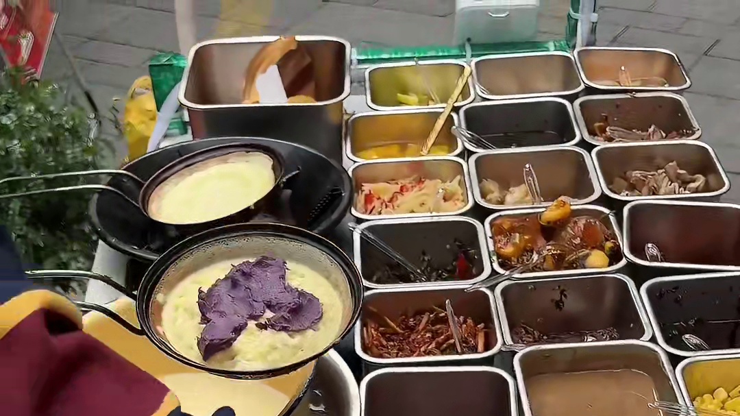 街头脆香蛋烘糕！刚出炉又脆又好吃～