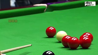 被吳宜澤強壓兩頭，趙心童強勢翻盤打算秀一桿，不料白球直接飛了