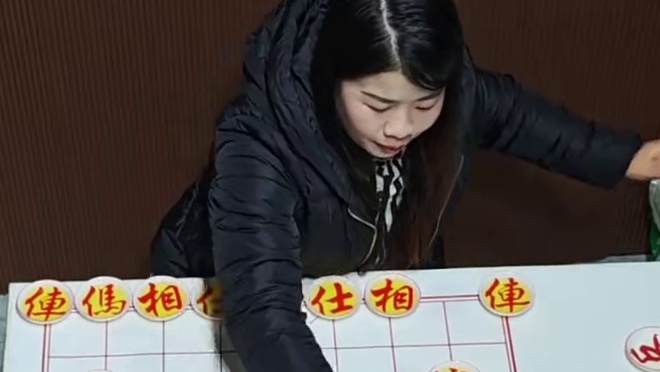 中国象棋先锋马茶局趣味对弈