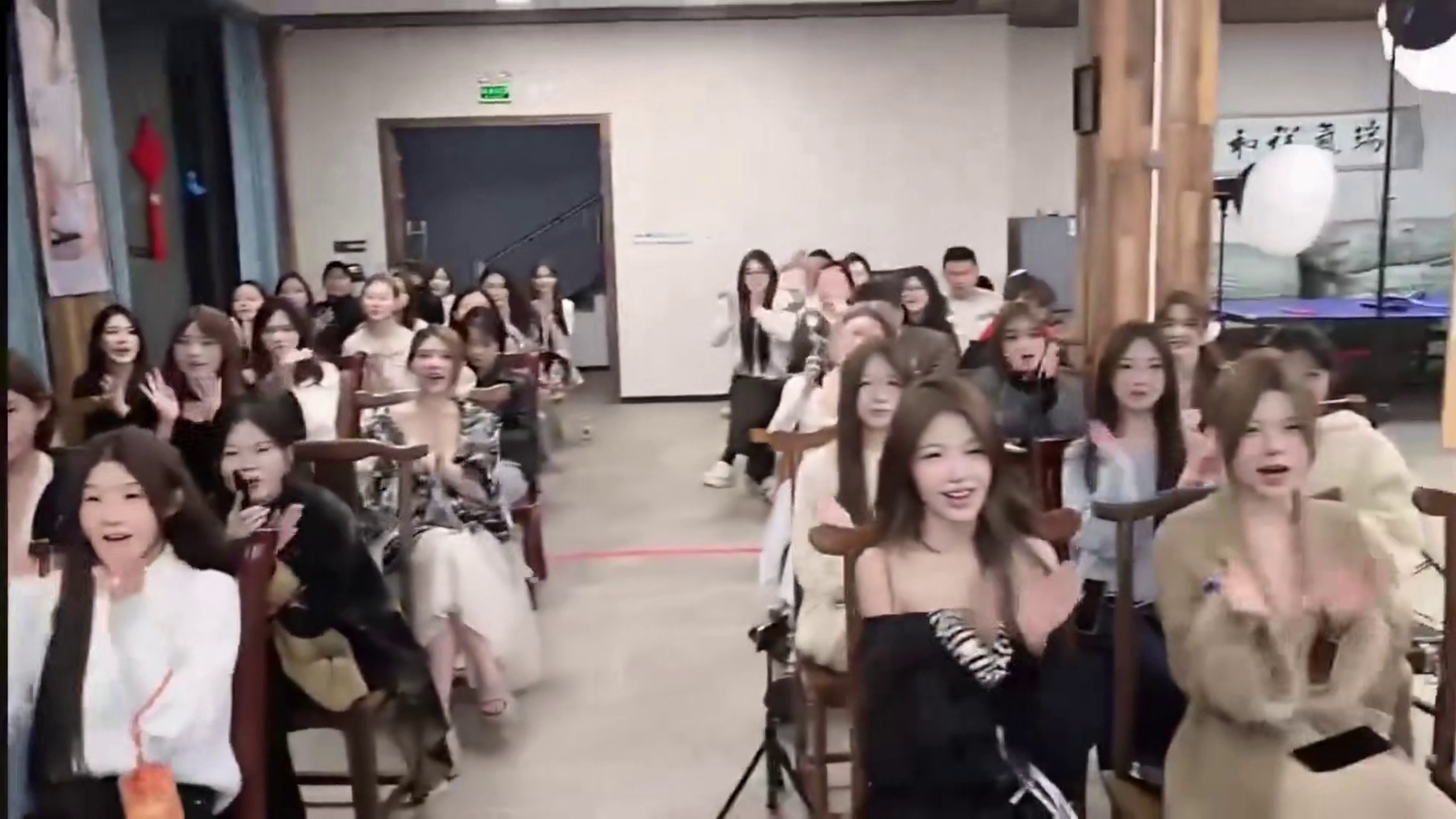 哦哟，上个月2qw。