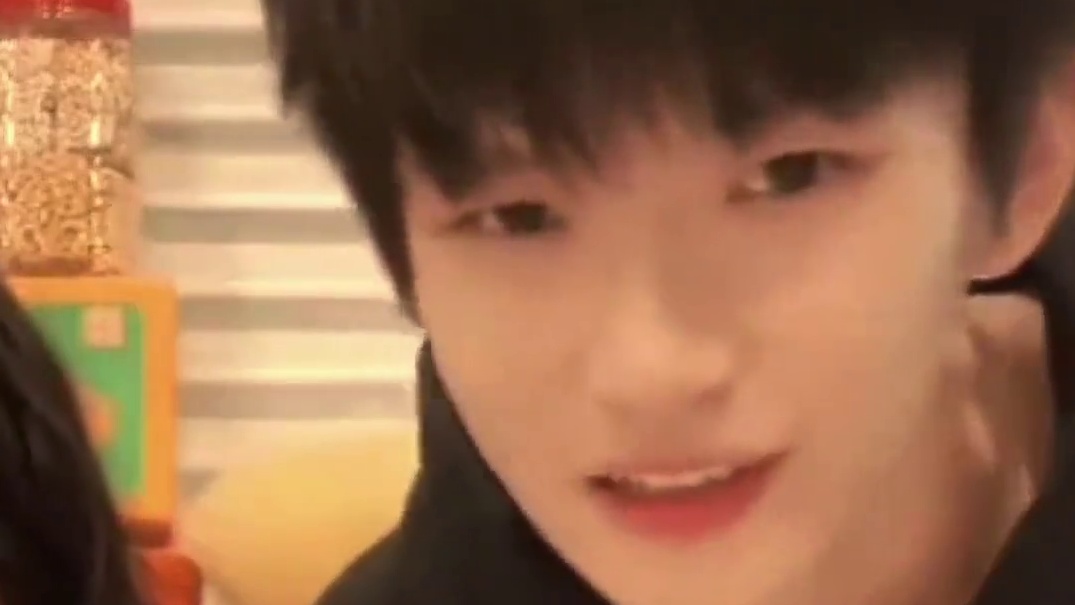 一诺弟弟什么时候长成这样的？？