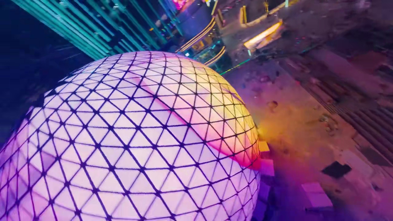 古神克苏恩降临武汉！ 古神凝视，圣宴已至！克苏恩，已然将它的庞大身躯，降临在了武汉这座城市。