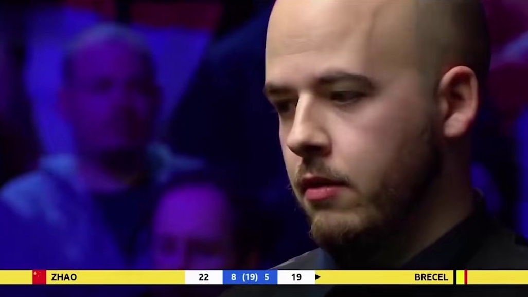 价值一百六十五万的斯诺克，对手被迫爆杆解球，超强准度强势拿下 (1)