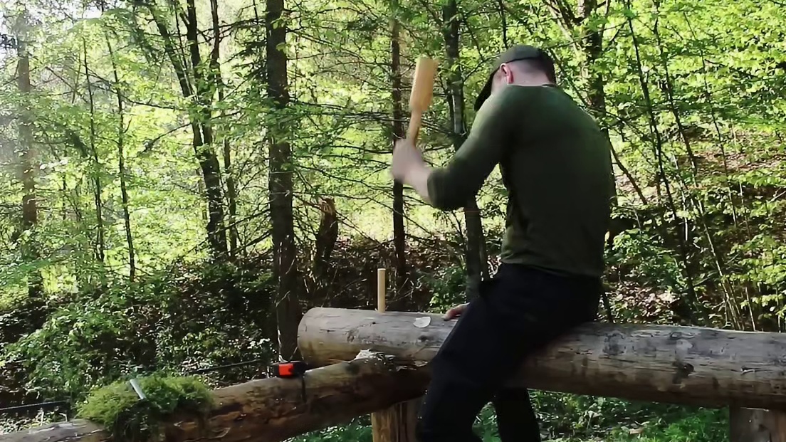 “谁能拒绝睡前来一集解压荒野建造，看完保你美美睡上一觉” (2)