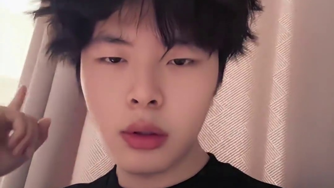 晚上七点主播对抗赛喔！