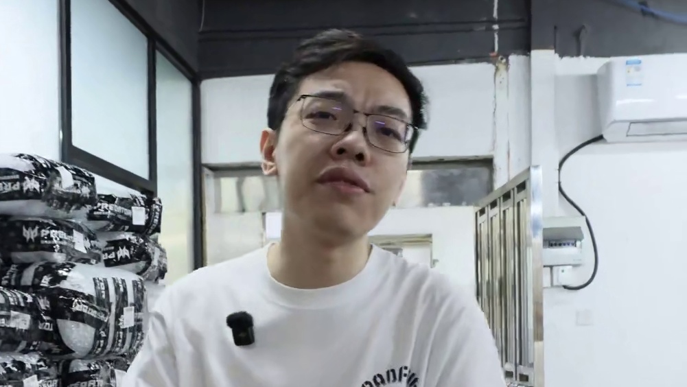 看看给冯律师的新东西！