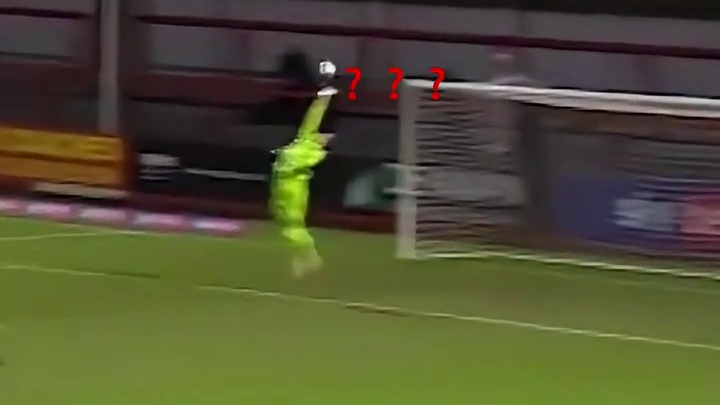 你是说这球是从那头踢过来的？#足球