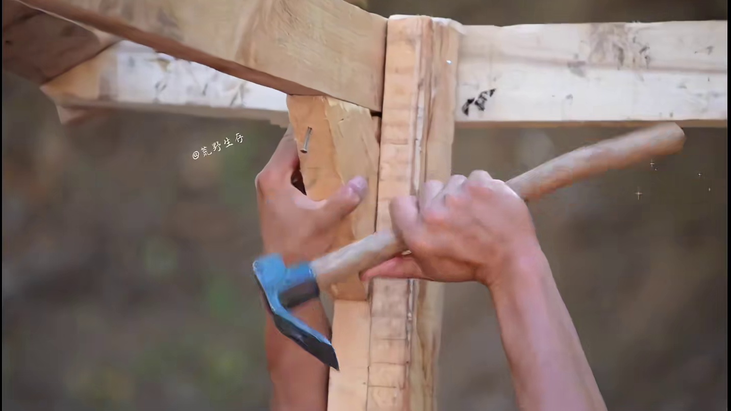 这才是为钓鱼佬专属打造的庇护所，每天自动送来新鲜的小鱼！