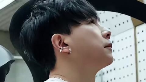 我从没资格当钢琴家，到弹出10亿人听过的音乐，原来坚持真的能改写故事！