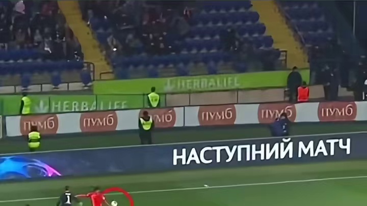 这样也要遭到对面粉丝怒骂啊？