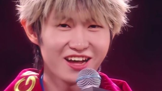 拿下!属于AG的冠军还有我的第二个FMVP! 从来没想过有一天能站上鸟巢的舞台，在六万多人的见证下拿下属于AG的冠军还有我的第二个FMVP！这是我们的时代！我们又是冠军！