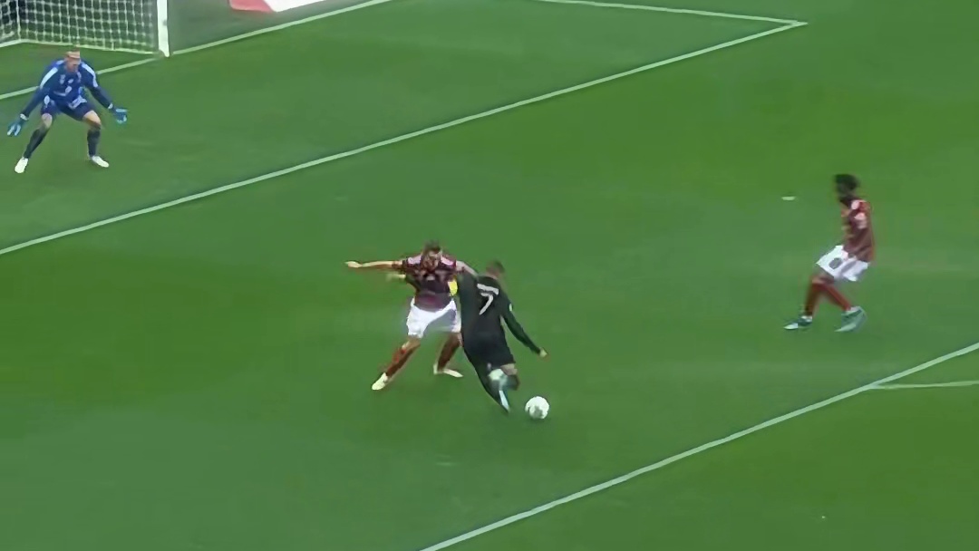 李仁刚古希腊掌管外脚背的神 #足球