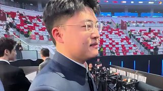 待會(huì)一起上臺(tái)看一下？