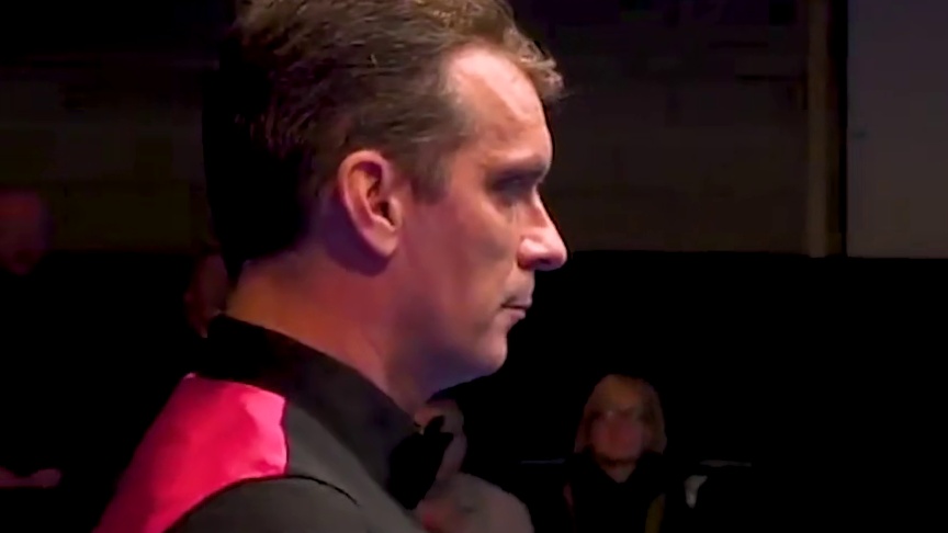 丁俊晖英锦赛最解气的一杆球，解球瞬间变绝杀，对手当众翻脸拒绝握手 (3)