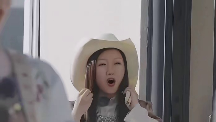 马立奥爷爷送每个孩子一辆汽车，太豪气了