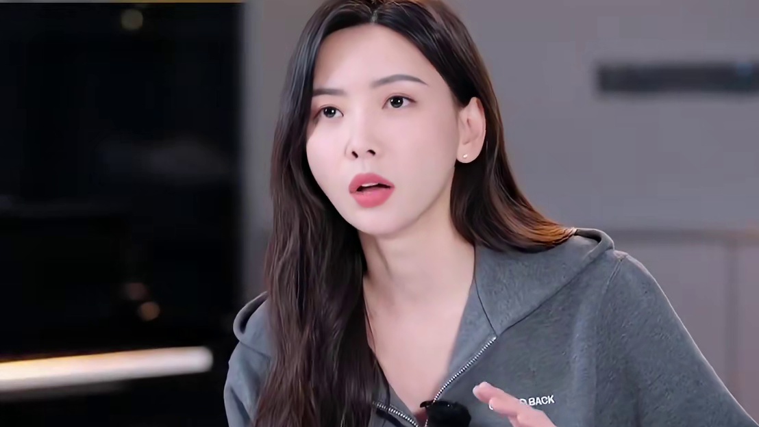 于文文一秒八百个耍帅造型