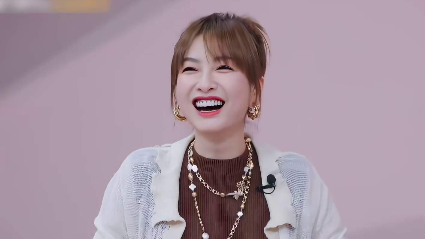 四十四岁的柳岩独居多年习惯孤独