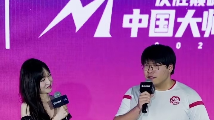 GZG完全控制iG野区，导致Lyc完全丢失经济，Canoneo随即绕后突破，拿下三杀